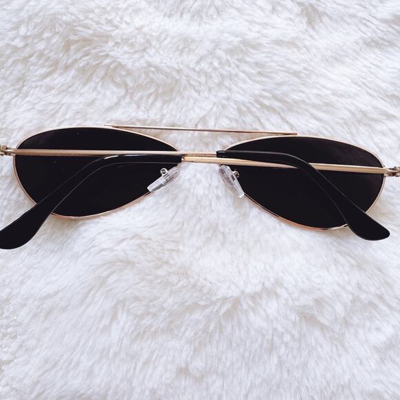 Carl Black w/ Gold Rims Aviator Sunglasses - Picture 11 of 11